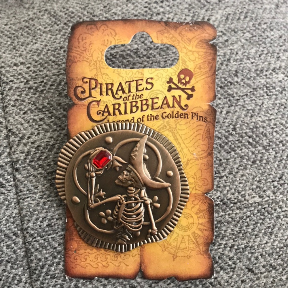 Pirates of the Caribbean - Gold Coin Pin